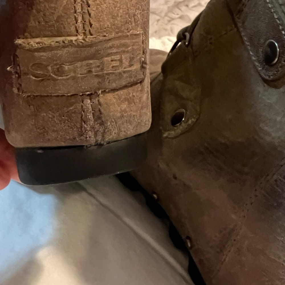SOREL Joan of Arctic  distressed leather wedge booties size 8 - Picture 10 of 11